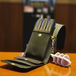 【OvercomeHorse】牛ヌメ革 ダーツケース ハンドメイド オーダーメイドであなただけのダーツケースを - ハンドメイド