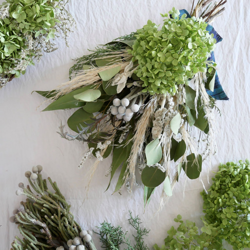 季節のスワッグ冬。北海道ガーデンからの贈り物 アナベルのドライ