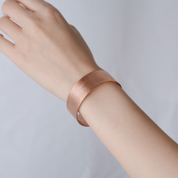 銅製 バングル｜W20mm 〈純銅〉　丁度いいサイズが見つかる  5サイズ 4枚目の画像