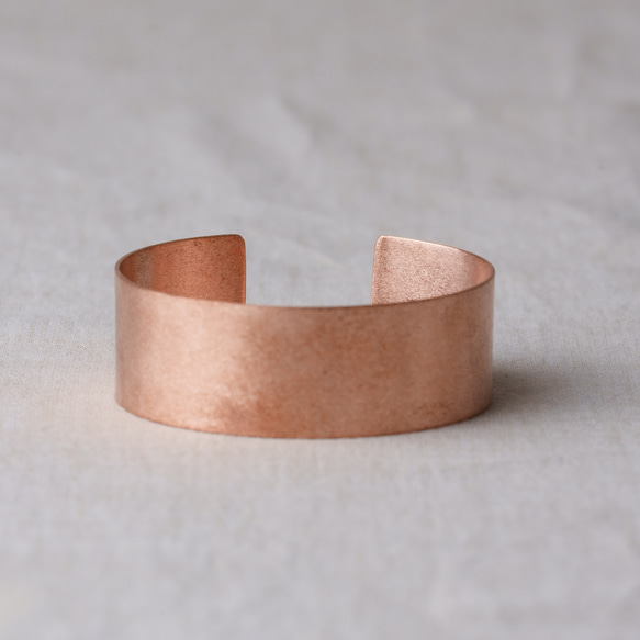 銅製 バングル｜W20mm 〈純銅〉　丁度いいサイズが見つかる  5サイズ 2枚目の画像