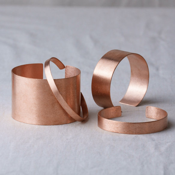 銅製 バングル｜W20mm 〈純銅〉　丁度いいサイズが見つかる  5サイズ 6枚目の画像