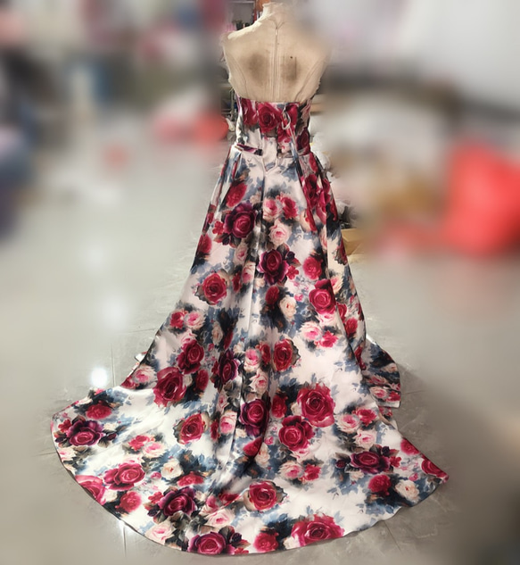 華やか オフショルダーカラードレス　トレーン　ウエディングドレス　花柄 演奏会 レース、糸 G1942368116(15000円)