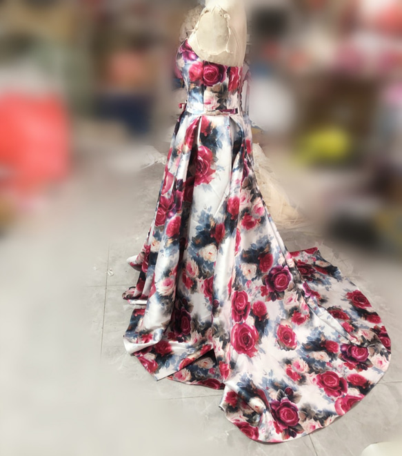 華やか オフショルダーカラードレス　トレーン　ウエディングドレス　花柄 演奏会 レース、糸 G1942368116(15000円)