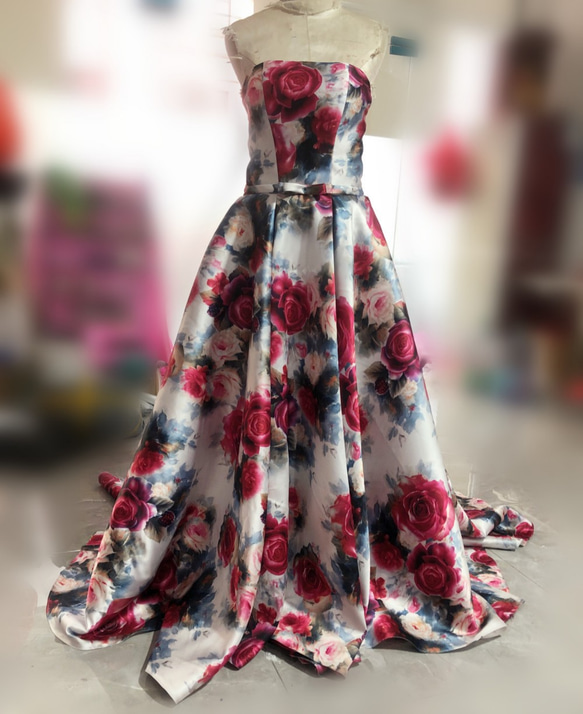 華やか オフショルダーカラードレス　トレーン　ウエディングドレス　花柄 演奏会 レース、糸 G1942368116(15000円)