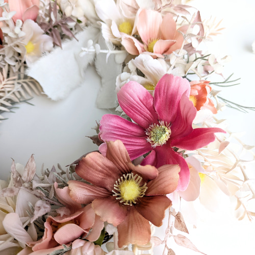 秋の草花文様 置物（花器） 置物（花器） 秋の草花文様