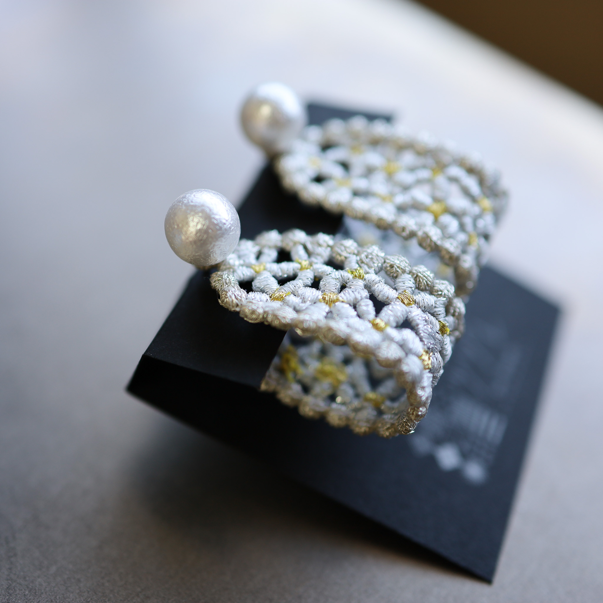 flowers 刺繍ピアス