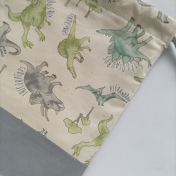 20×20  巾着  給食袋　手描き風タッチの恐竜　ダークグレー 4枚目の画像