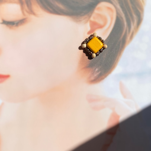 No.98【イエロー＆ブラウン】 ウッドビーズのビーズ刺繍ピアスor 