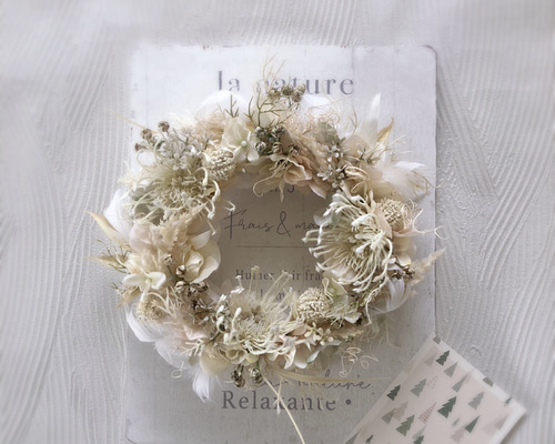 羽根付き白いふわふわリース/アーティフィシャルフラワーリース