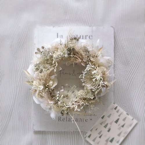 羽根付き白いふわふわリース/アーティフィシャルフラワーリース