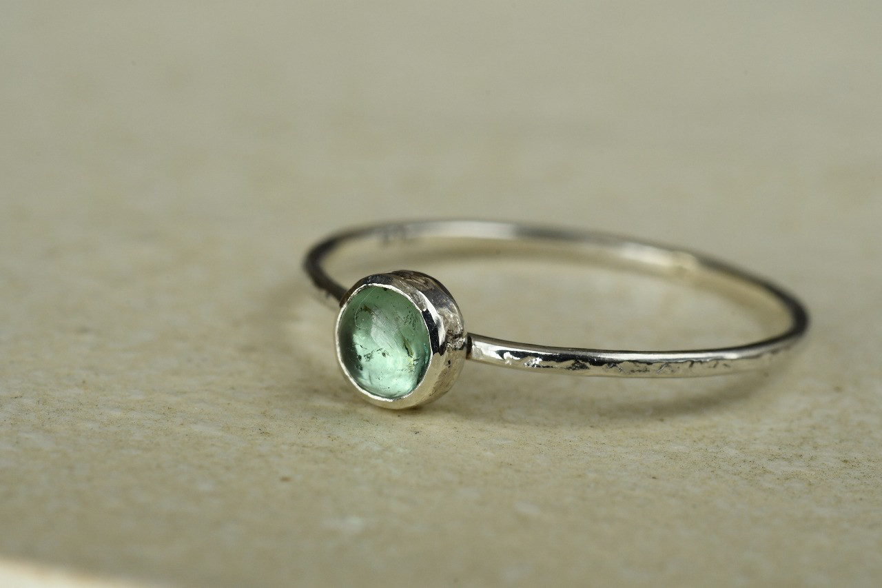 銀色の小さな物語～グリーンカイヤナイト～