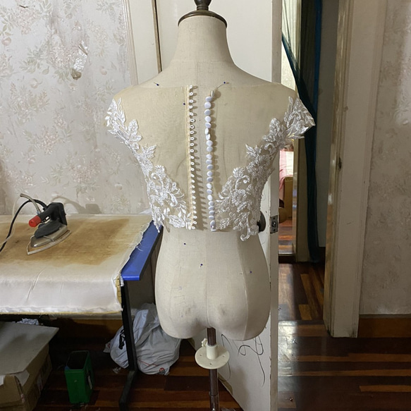 エレガント ウエディングドレス トップスのみ 　ボレロ　3D立体レース刺繍 花嫁 2枚目の画像
