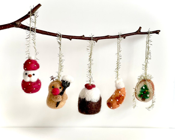食いしん坊のクリスマスオーナメント　サンタクロース、トナカイなど5点セット❄︎ 小さなツリーにおすすめ 1枚目の画像