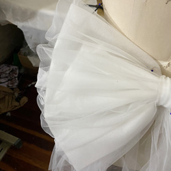大人気上昇！ウエディングドレス用  取り外し可能 ふっくら柔らかなバックリボン　お色直し 結婚式 2枚目の画像