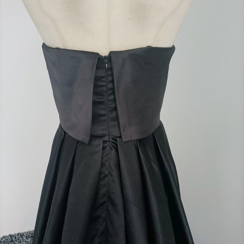 上品！パーティードレス 黒 ベアトップ プリンセスライン ロングドレス  