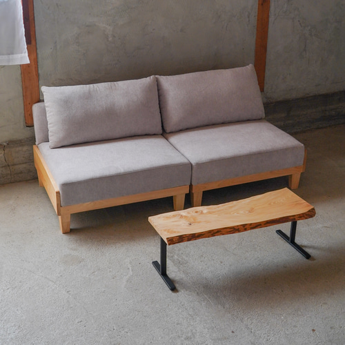 羅漢槙の一枚板 低めのローテーブル 文机 ローテーブル・リビング