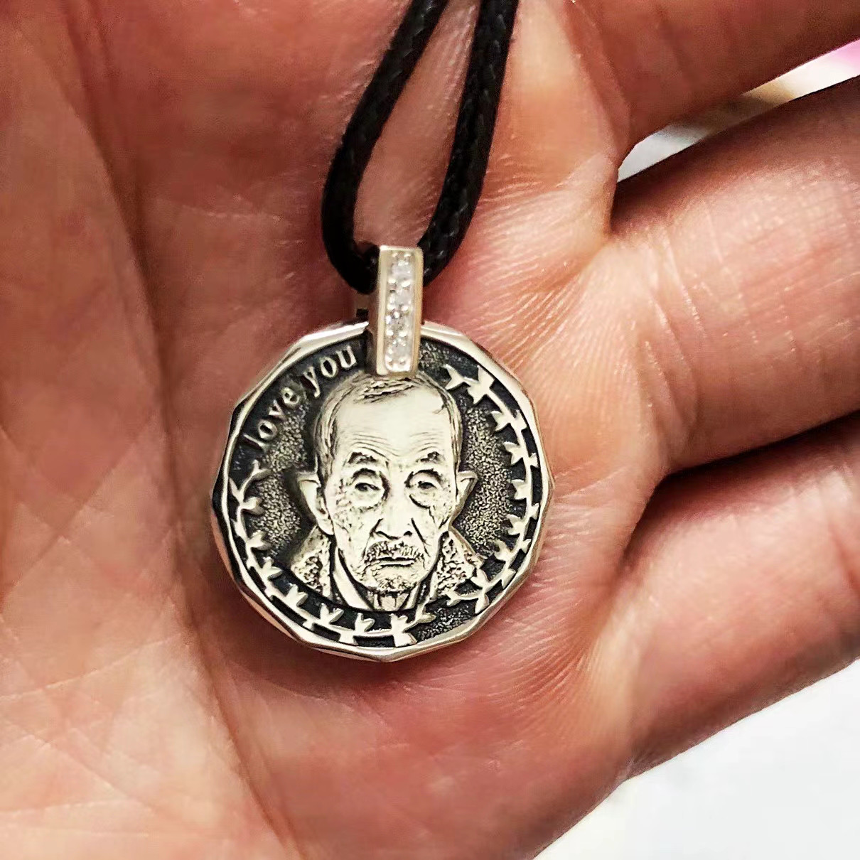 オーダーメイド カスタムネックレス人物画 肖像画 名前ネックレス ネームネックレス似顔絵 名入れネックレスアレルギー対応