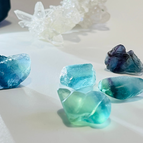 マルチカラー✿*:・フローライト 蛍石 原石 細石 セット 天然石 東洋