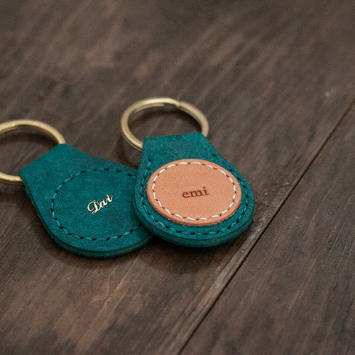 刻印無料｜透き通るようなターコイズブルーのキーホルダー（イタリアン