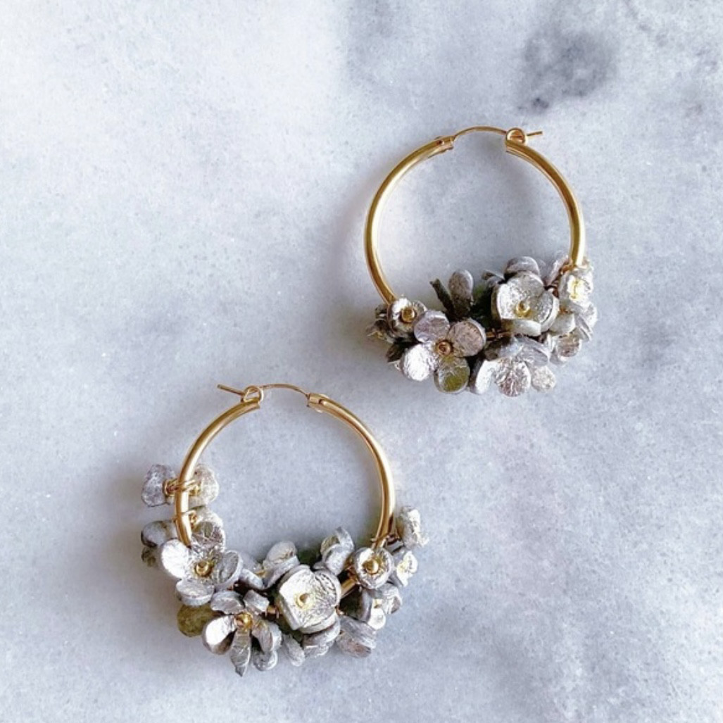 スウィングフラワー14kgfフープピアス30mm(シルバー）