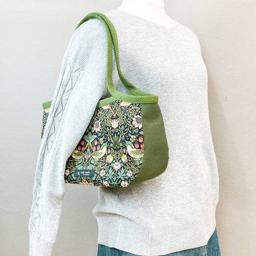 ウィリアム・モリス生地使用「いちご泥棒」 グラニーバッグ 緑