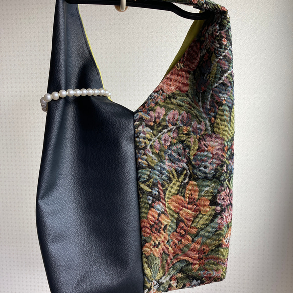 ゴブラン織×日本製フェイクレザー　ワンショルダートートバッグ  三角ポーチ付き　サブバッグ 8枚目の画像