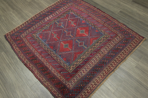 伝統技法のオールド手織りキリム＆絨毯　マシュワニキリム　ヴィンテージ　アフガントライバルラグ　126x130cm　＃56 3枚目の画像