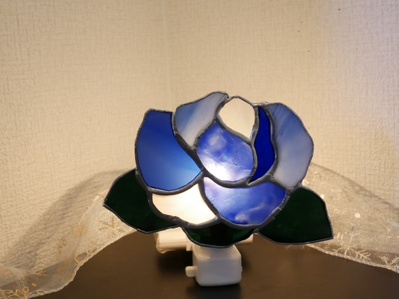 ステンドグラス薔薇足元ランプ ステンドグラス製 真っ赤なバラの