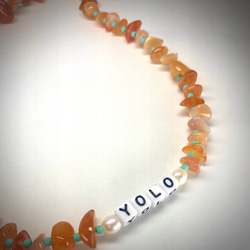 YOLO　オレンジカルセドニー天然石×レタービーズネックレス 2枚目の画像