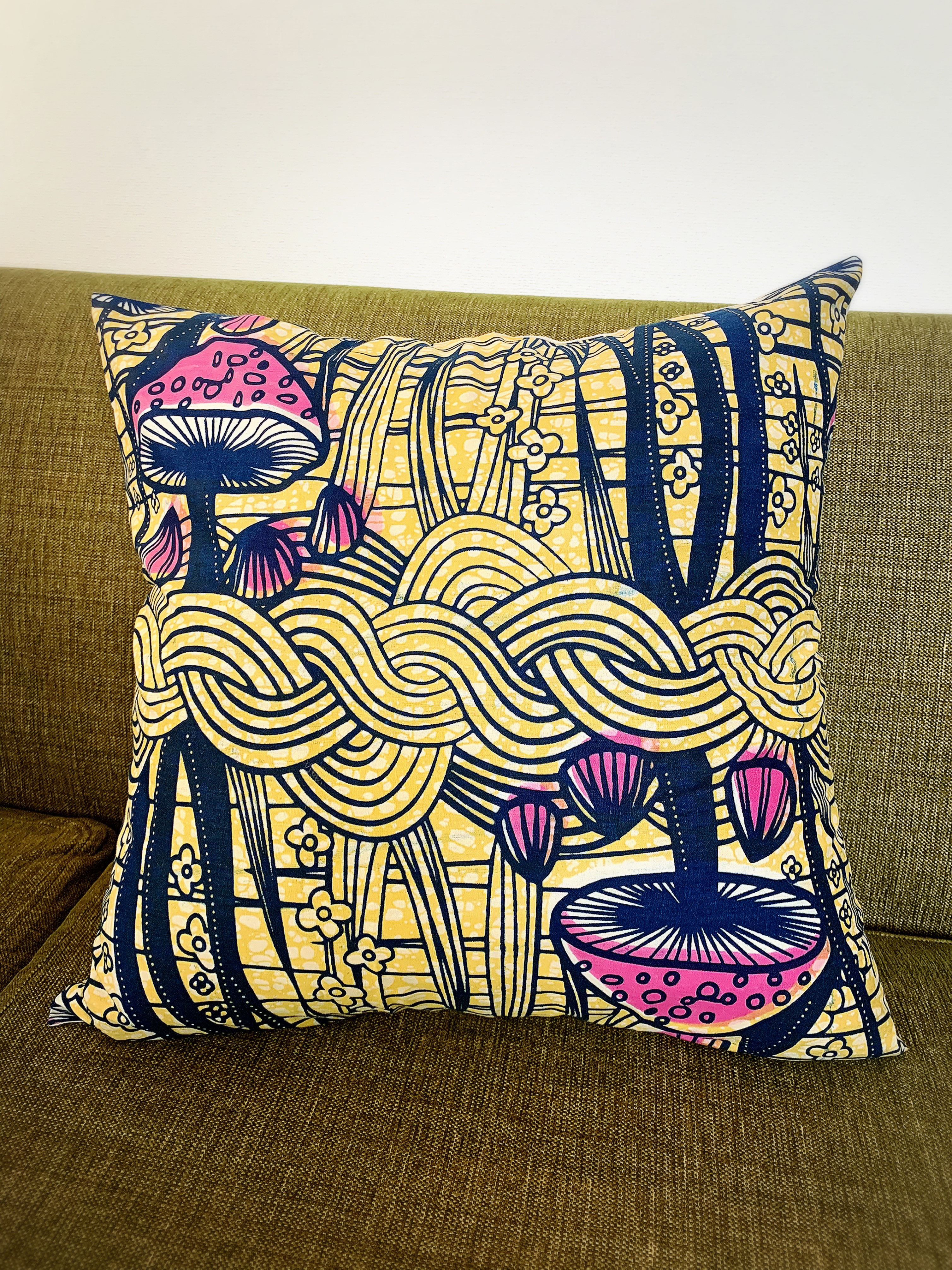 はるヨコ　ハンドメイド　アフリカンフラワー　ベットカバー