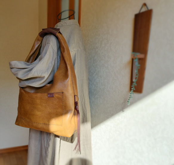 one shoulder bag　マスタード✗ダークブラウン　オイルシュリンクレザー 12枚目の画像