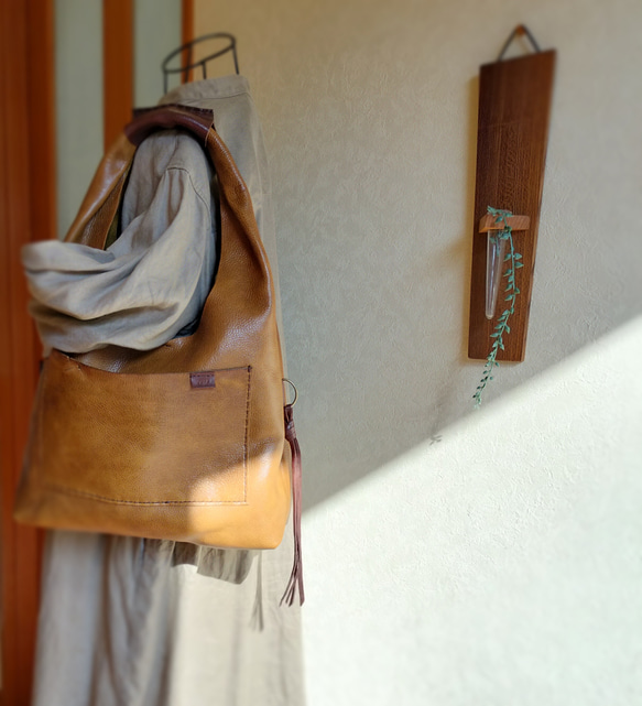 one shoulder bag　マスタード✗ダークブラウン　オイルシュリンクレザー 11枚目の画像