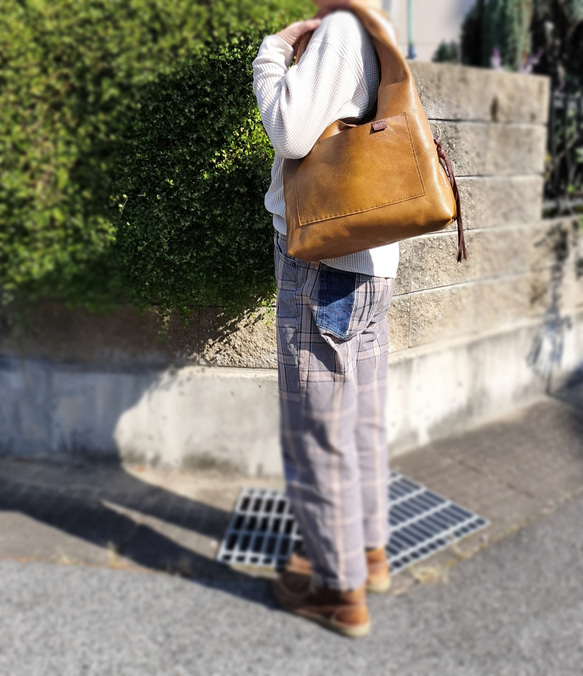 one shoulder bag　マスタード✗ダークブラウン　オイルシュリンクレザー 17枚目の画像