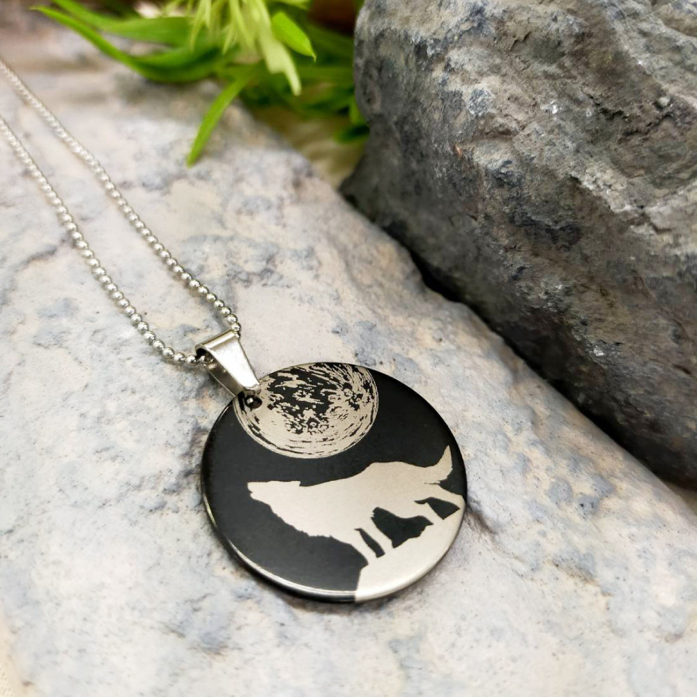 ブラックステン】月とオオカミ 黒 ネックレス ペンダント