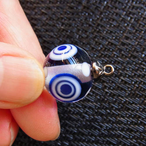 とんぼ玉No.1 目玉のような柄が楽しいとんぼ玉 ナザールボンジュウの