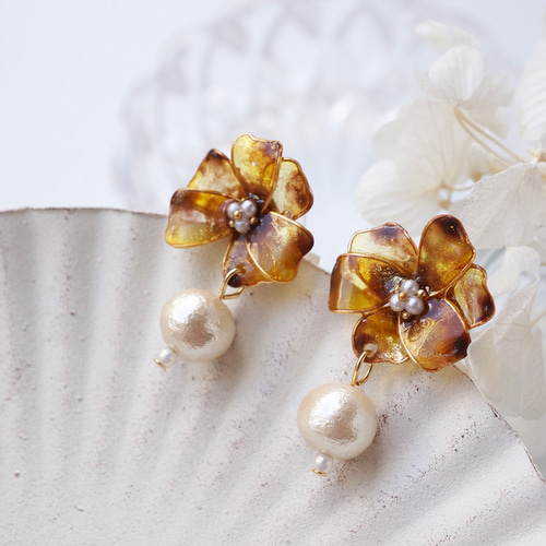べっ甲フラワーjewelryピアス/イヤリング ピアス（スタッド・一
