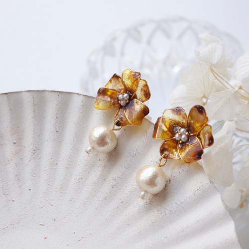 べっ甲フラワーjewelryピアス/イヤリング ピアス（スタッド・一粒