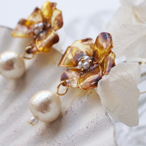 ちか☺︎ フラワー型アベンチュリンピアス　イヤリングに変更可能☺︎ 耳元に咲く グリーンアベンチュリンのミニフラワー スタッド