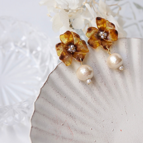 べっ甲フラワーjewelryピアス/イヤリング ピアス（スタッド・一粒 