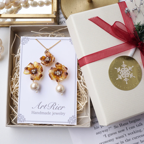 べっ甲フラワーjewelryピアス/イヤリング ピアス（スタッド・一