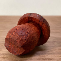 木彫り きのこ 置物 オブジェ（木材：パドウク）（No.T1020） 6枚目の画像