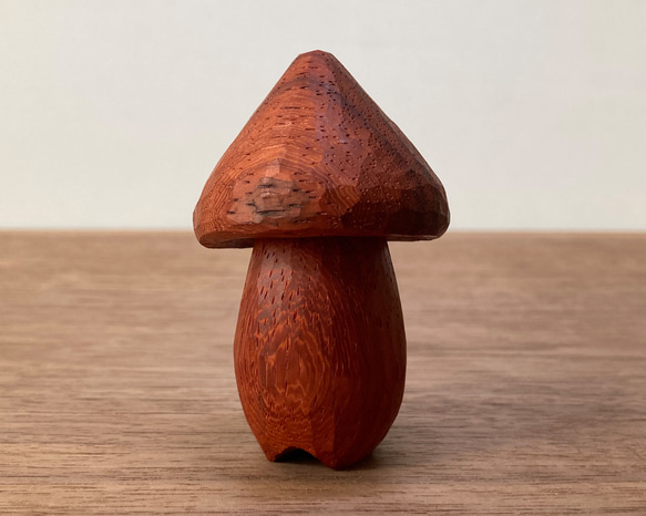 木彫り きのこ 置物 オブジェ（木材：パドウク）（No.T1020） 7枚目の画像