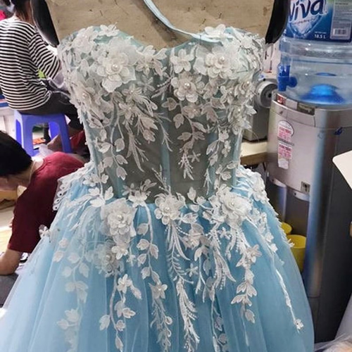 美品!カラードレス 水色 ベアトップ プリンセスライン 花 美品!カラードレス 水色 ベアトップ プリンセスライン 花