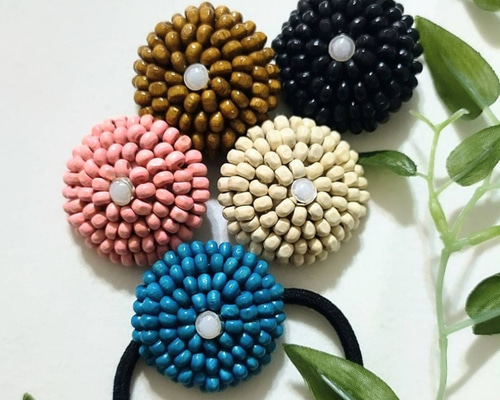 選べるカラー】フラワー＊ウッドビーズ ビーズ刺繍ヘアゴム ヘアゴム