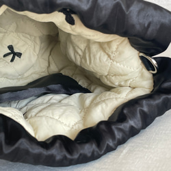 【受注生産】ビーズ刺繍の巾着バッグ（ブラックリボン） 3枚目の画像