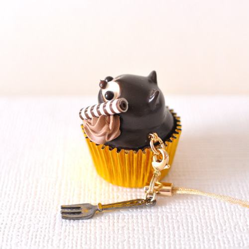 たぬきケーキ 巻きチョコ添え バッグチャーム minatsu 通販 16710068