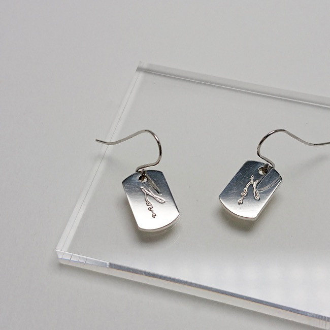 【G2MIX】プレートLOVE ピアス