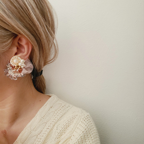 刺繍とツイード、チュールフリルのイヤリング、ピアス イヤリング