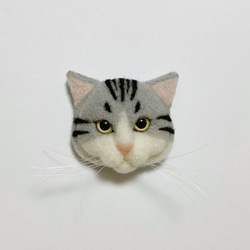 羊毛フェルト 猫ブローチ サバトラ白 1枚目の画像