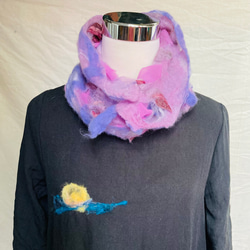 Mum羊毛氈手創作品--多層次花花飾界圍巾/衣飾 第7張的照片